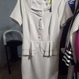 Elegant Cream Short Sleeve Dress